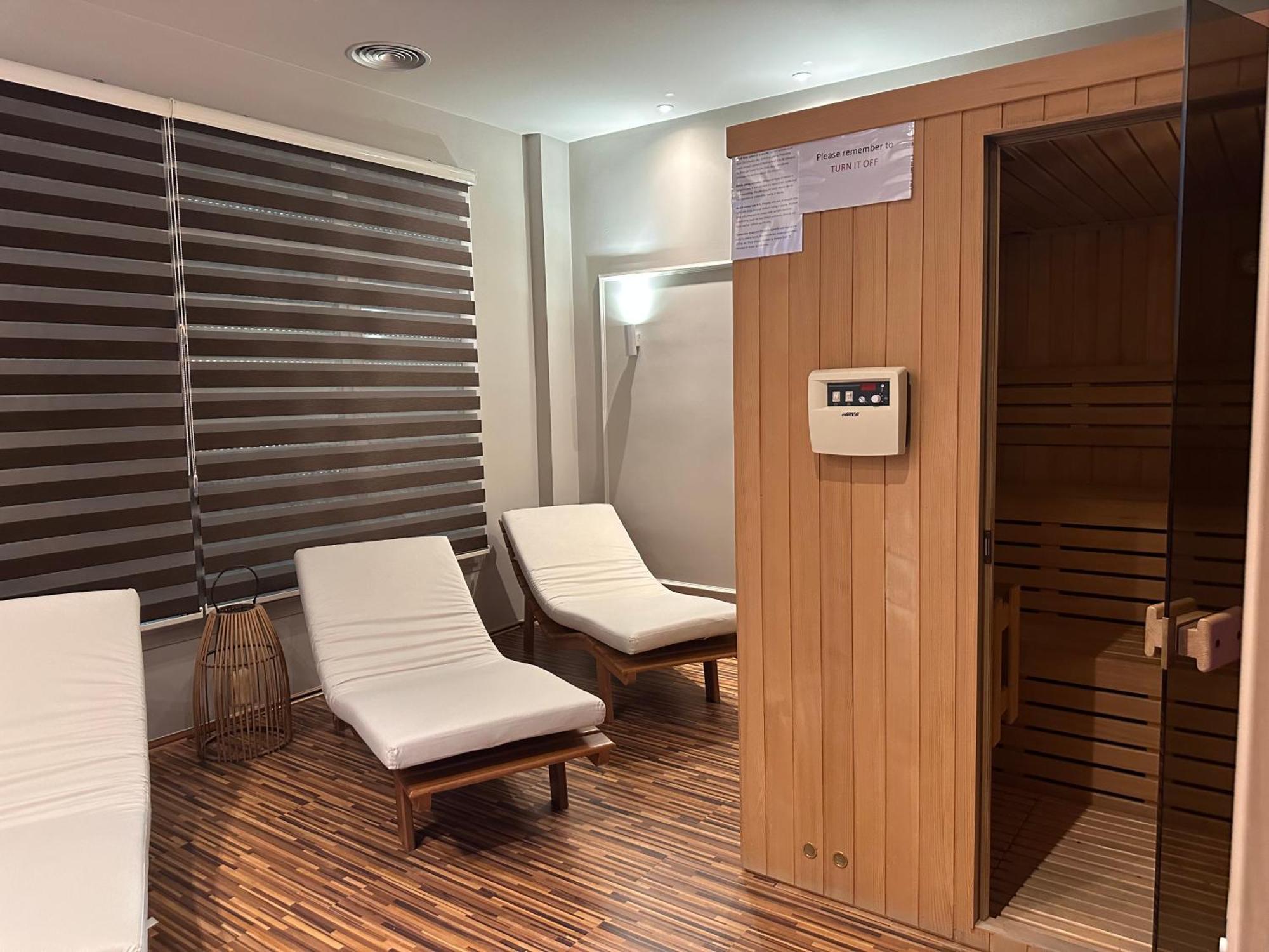 Maxi Wellness Apartment *
